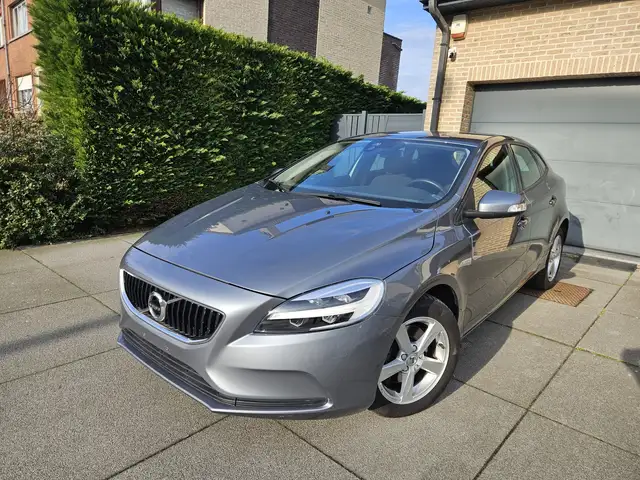 Volvo V40 2.0 Luxury Edition / GPS / LED / *SUPER DEAL*