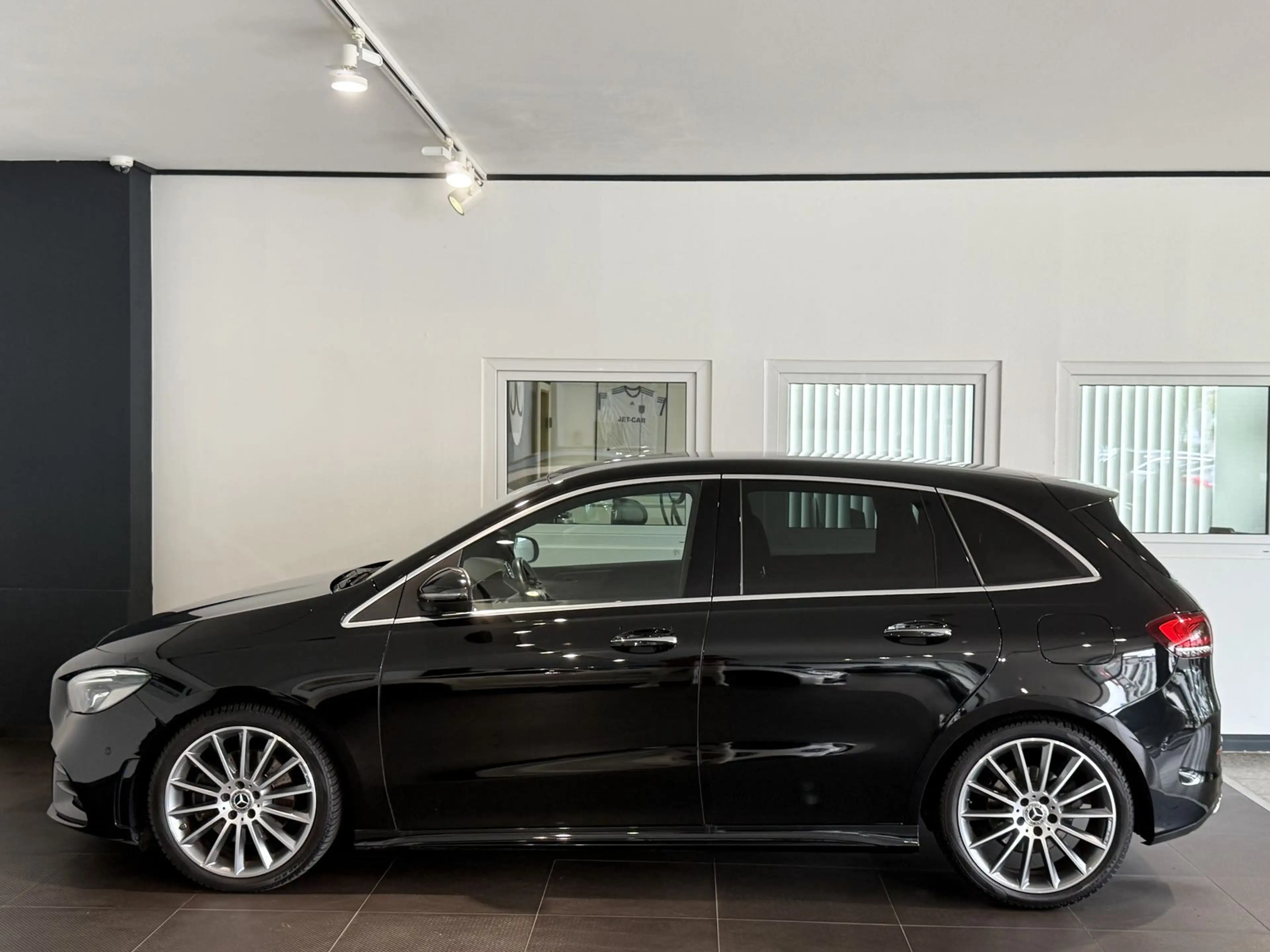 Mercedes-Benz B 220 4Matic AMG *Multibeam-360°-19"* — photo 3