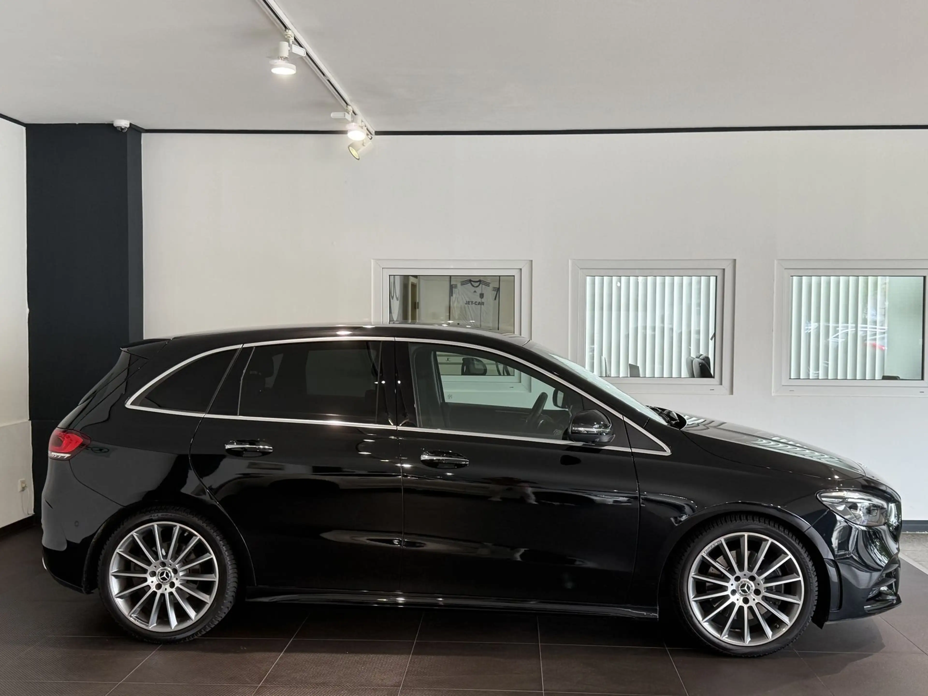 Mercedes-Benz B 220 4Matic AMG *Multibeam-360°-19"* — photo 5