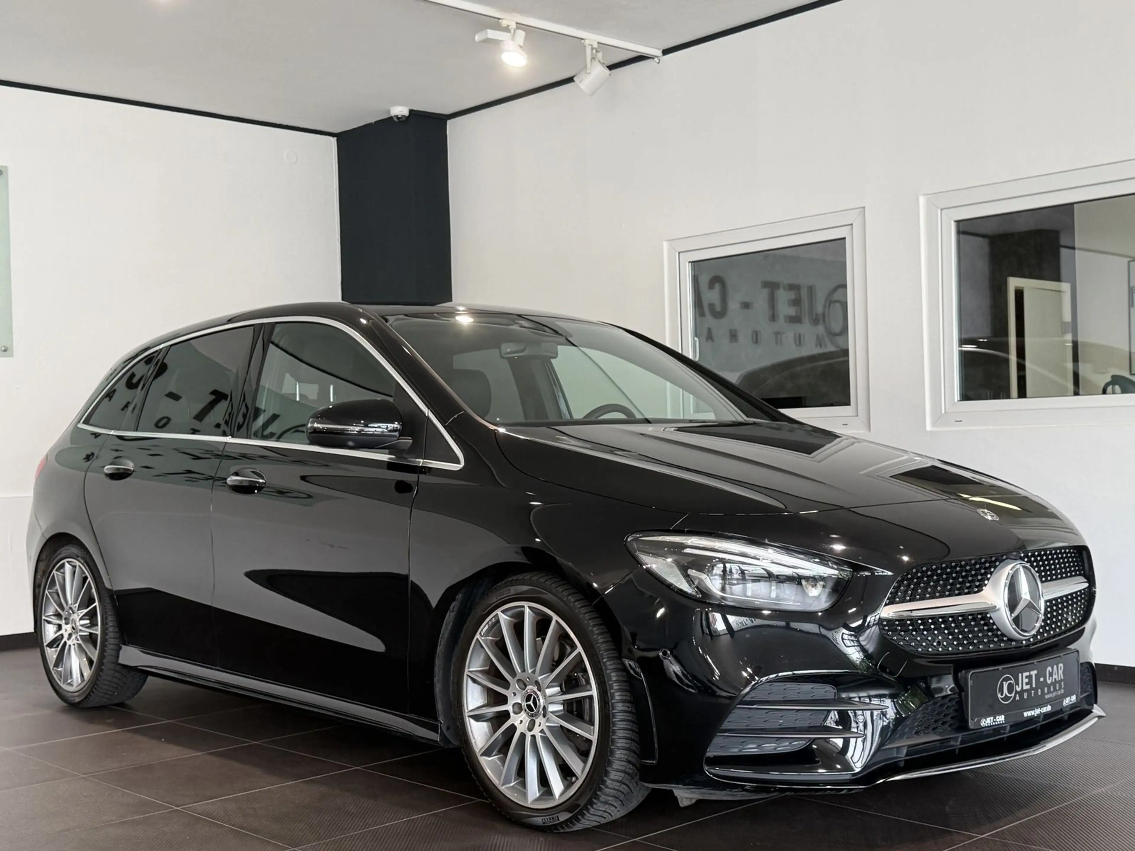 Mercedes-Benz B 220 4Matic AMG *Multibeam-360°-19"* — photo 4