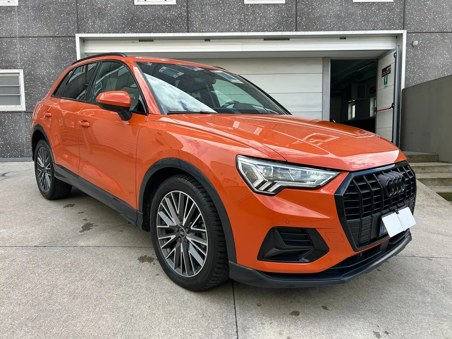 Audi Q3 35 TDI 2.0 S-line 150cv s-tronic Arancione - 1