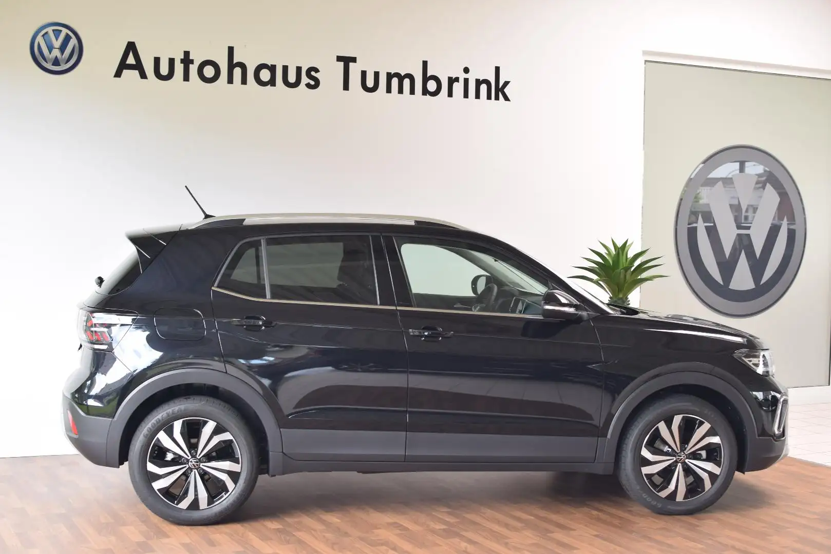 Volkswagen T-Cross Style TSI DSG ACC Kamera SHZ Schwarz - 2