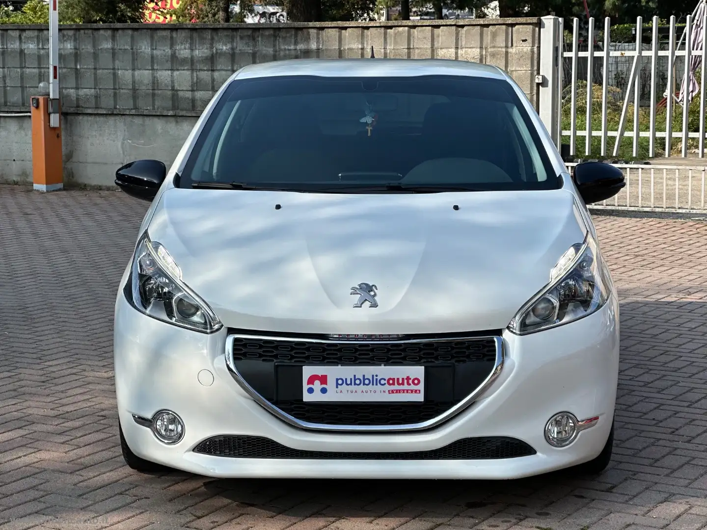 Peugeot 208 1.4 HDi 68 CV 5p. Allure Weiß - 2