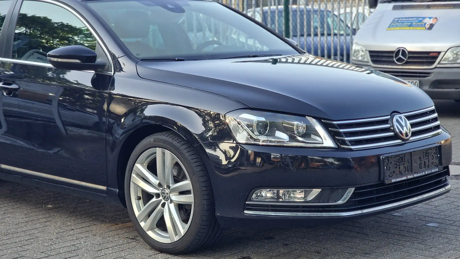 Volkswagen Passat Variant 2.0 TDI BlueMotion Technology Business Edition Schwarz - 2
