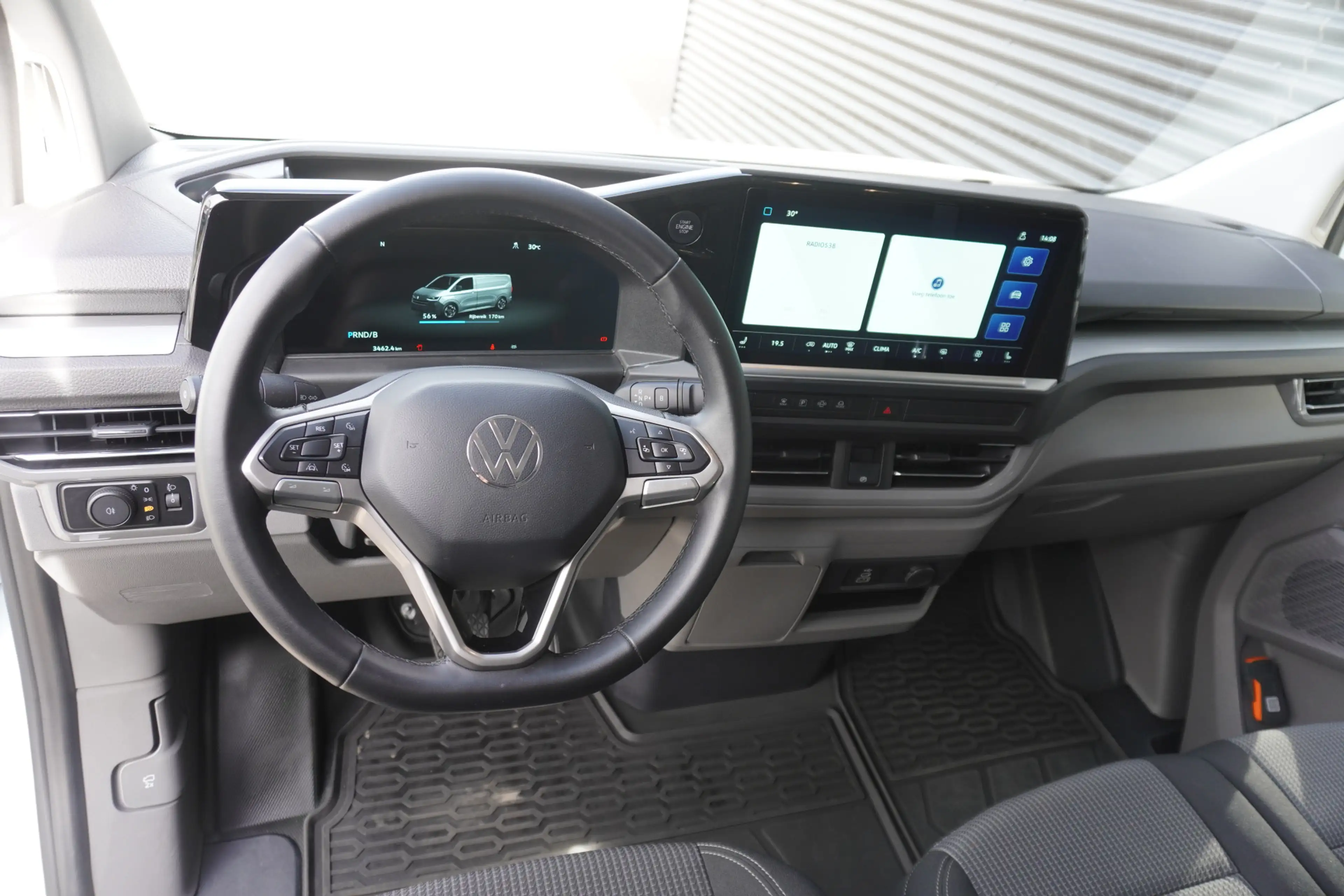 Volkswagen Transporter e-Transporter L2H1 71 kWh Life Apple carplay Trekh — photo 12