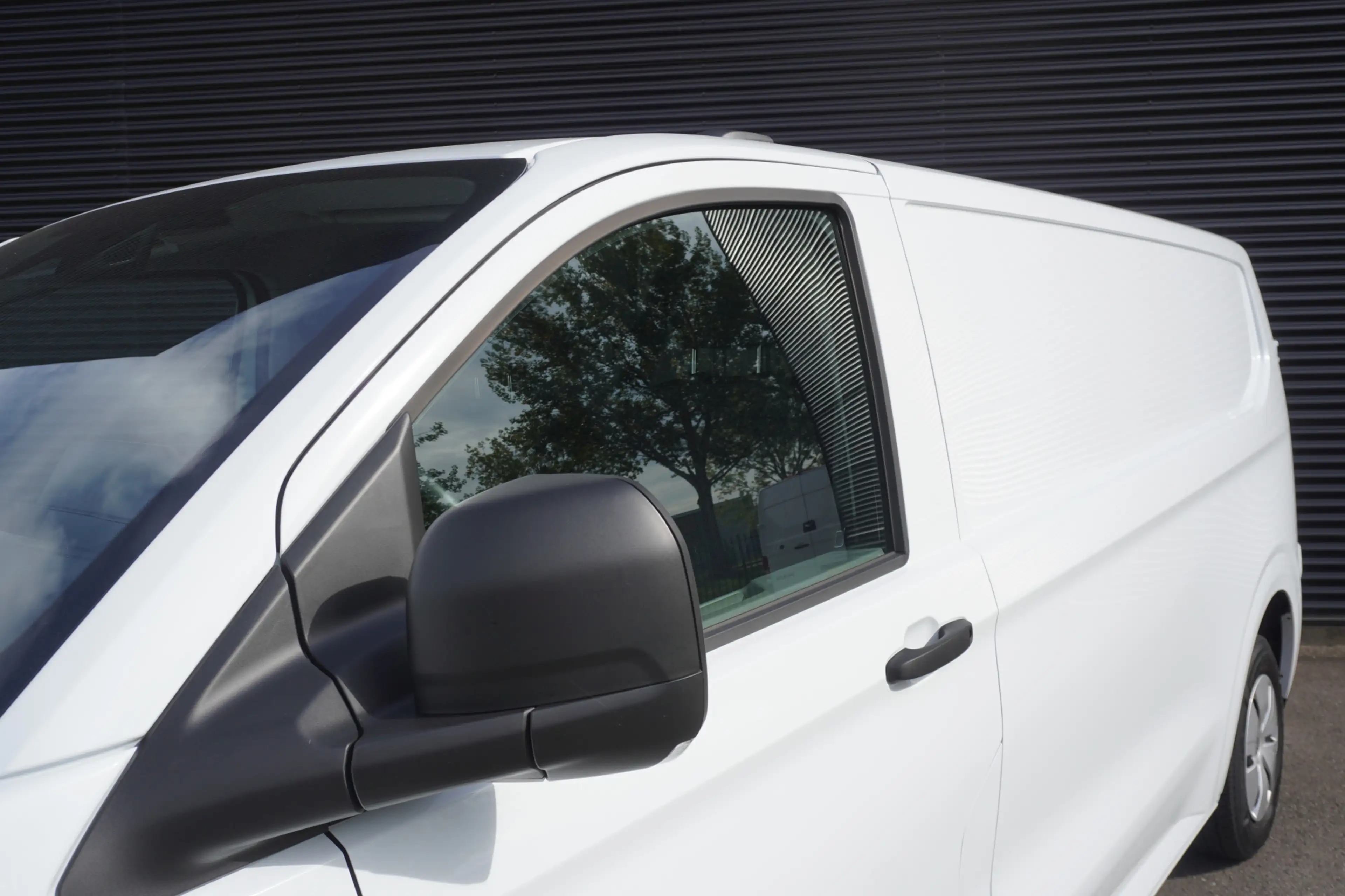 Volkswagen Transporter e-Transporter L2H1 71 kWh Life Apple carplay Trekh — photo 6