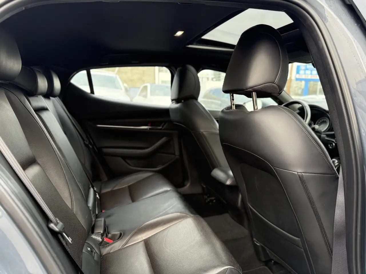 Mazda 3 снимка Mazda 3
