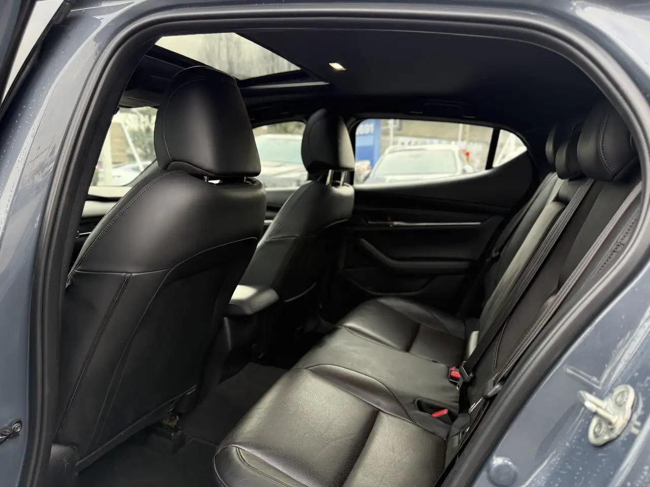 Mazda 3 снимка Mazda 3