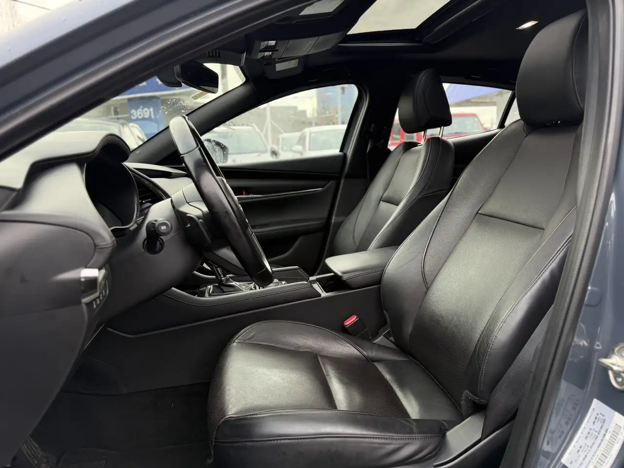 Mazda 3 снимка Mazda 3