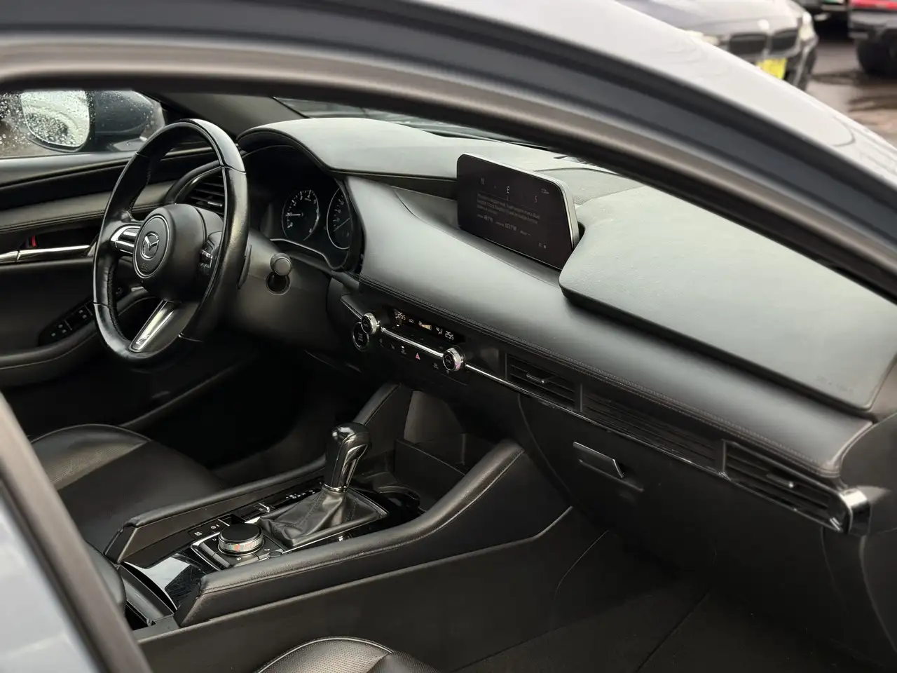 Mazda 3 снимка Mazda 3