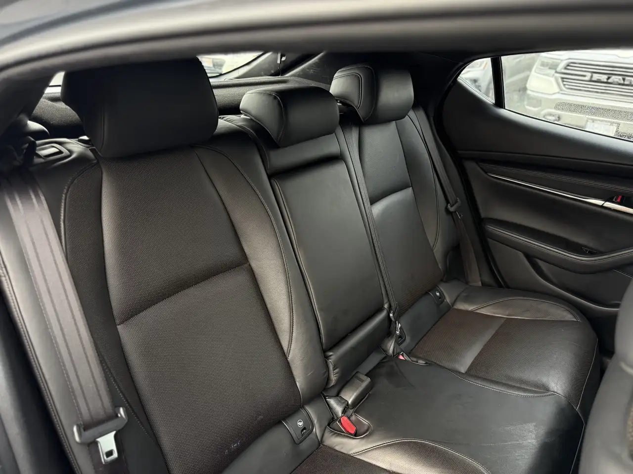 Mazda 3 снимка Mazda 3