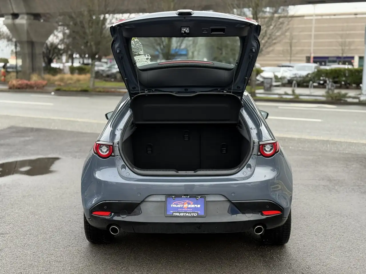 Mazda 3 снимка Mazda 3