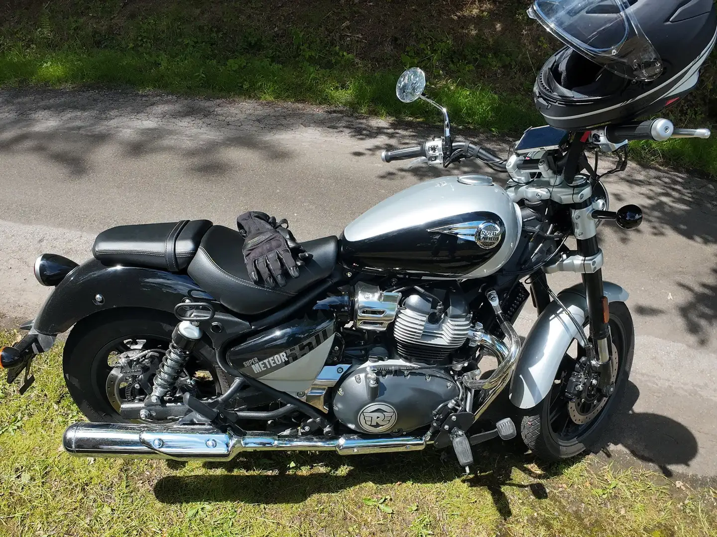 Royal Enfield Super Meteor 650 Interstellar grey Zwart - 2