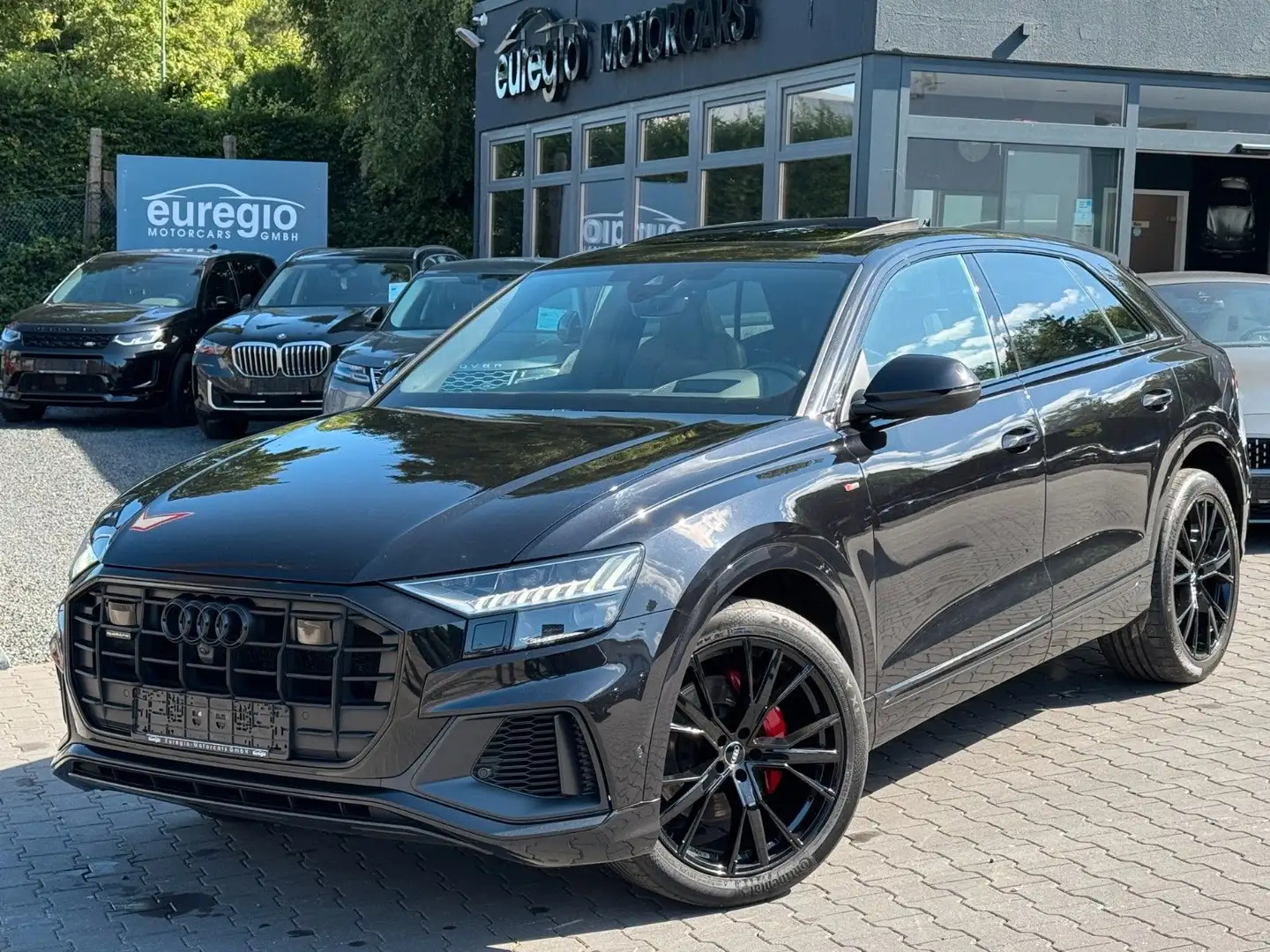 Audi Q8 50 TDI quattro Aut. 1 Hand - S line /// Zwart - 2