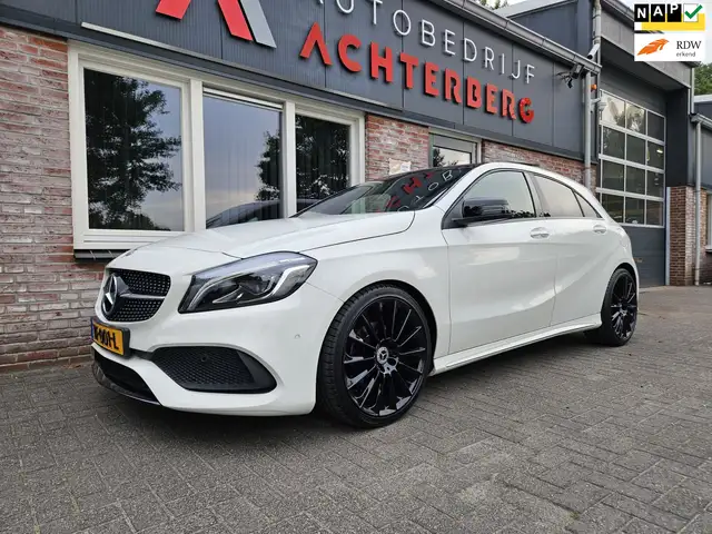 Mercedes-Benz A 160 Sport Edition Panorama/Schuifdak! LED! 19INCH! NAP