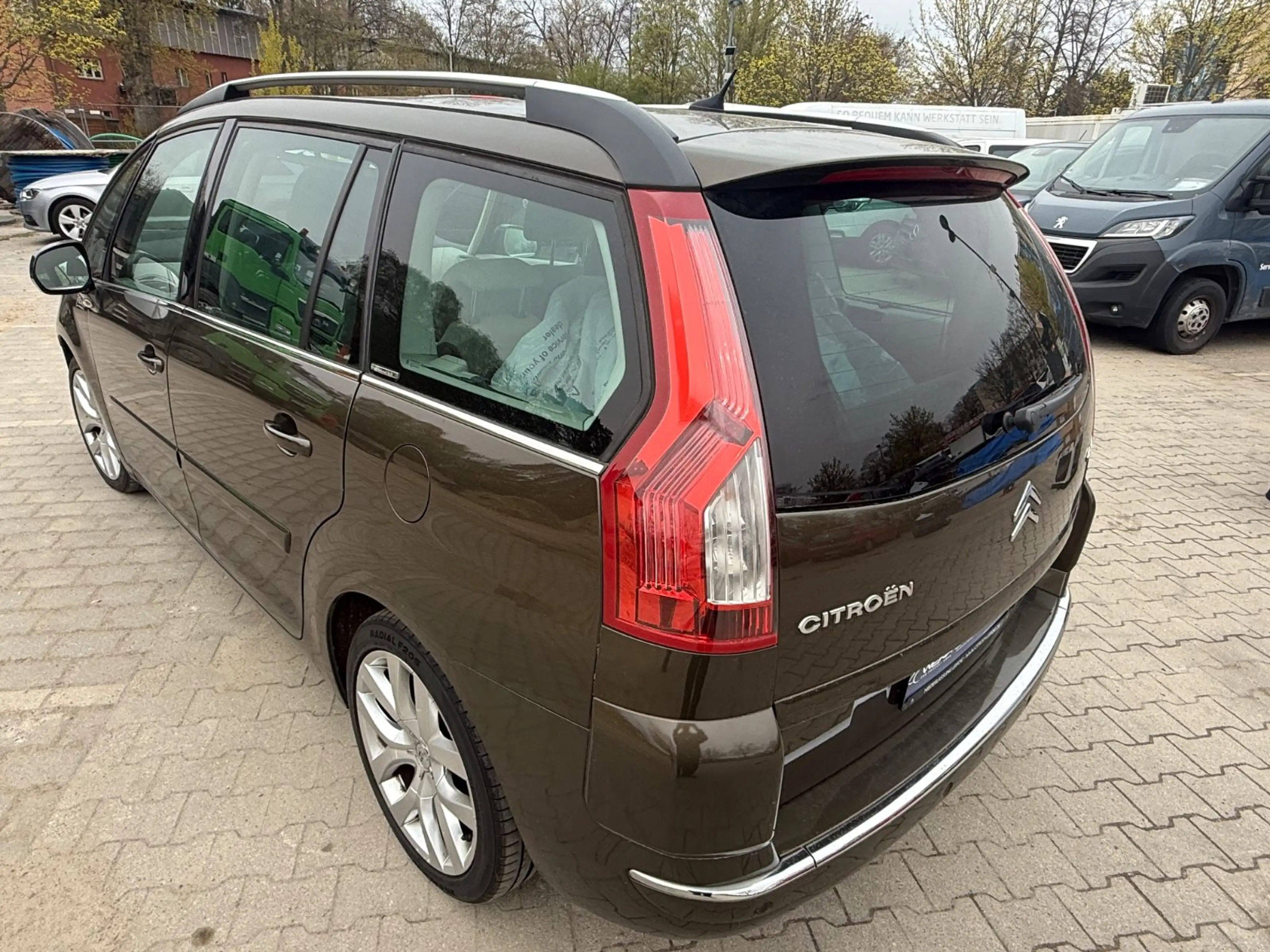 Citroen Grand C4 Picasso Exclusive- 1 Jahr Garantie — photo 3