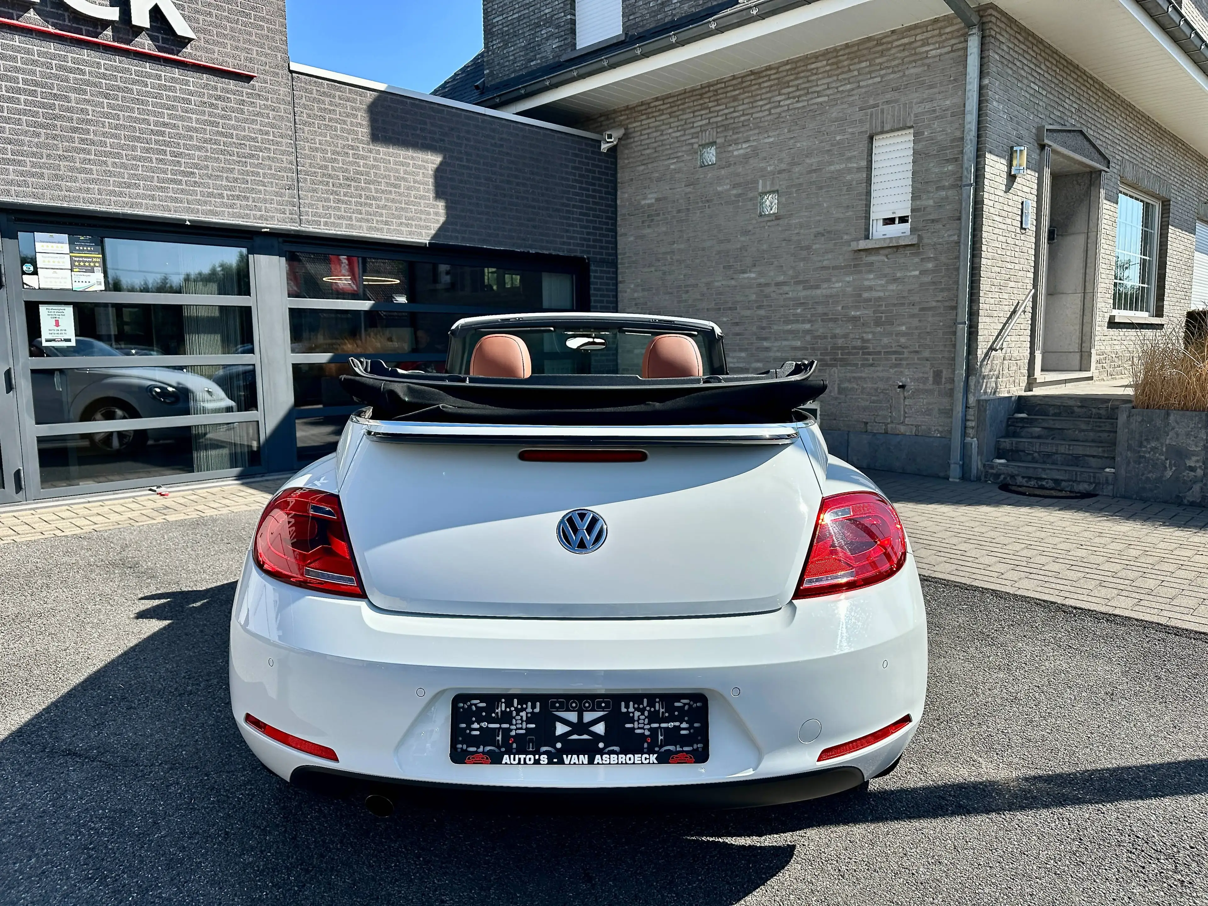 Volkswagen Beetle Beetle Cabriolet 1.2 TSI Design Cup — photo 6