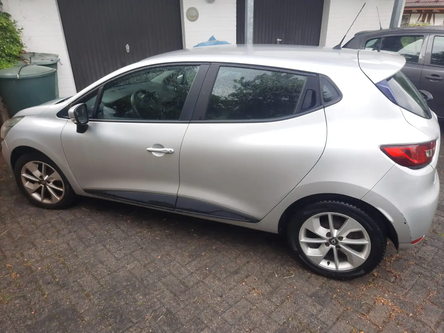 Renault Clio 1.2 16V 75 Expression - 2