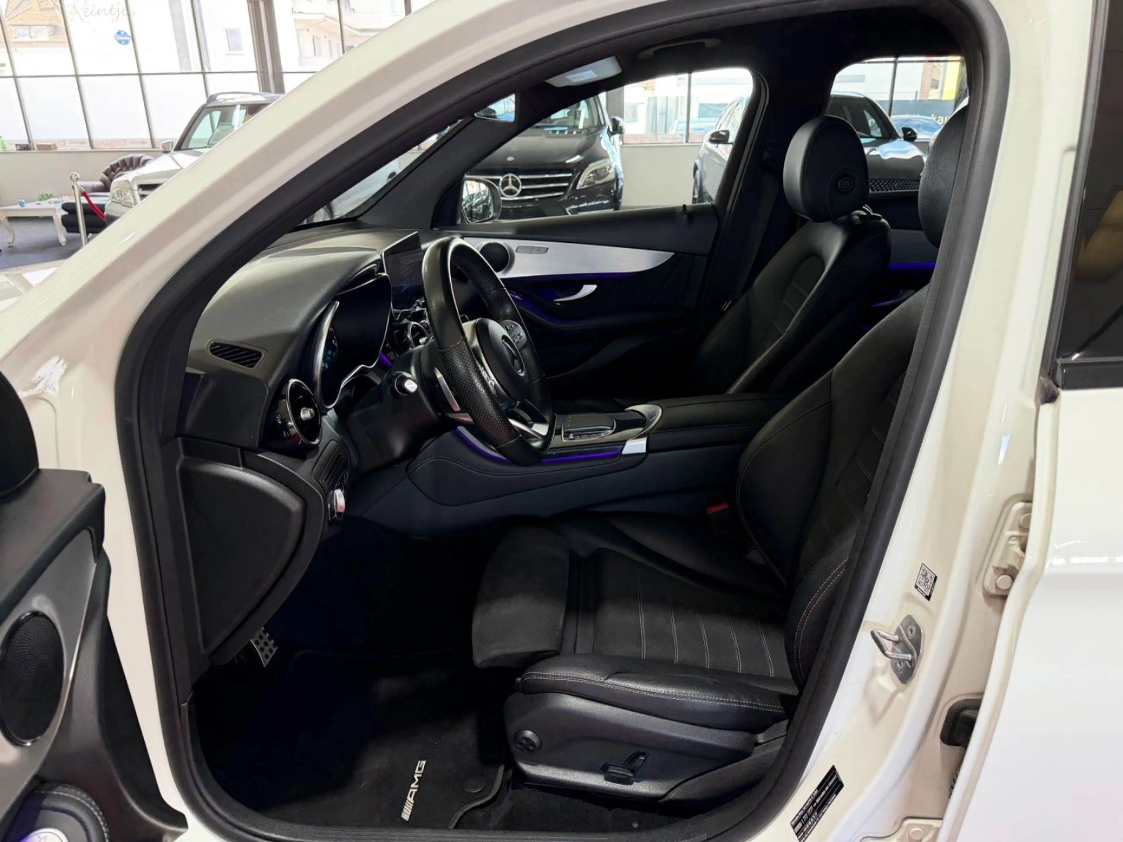 Mercedes-Benz GLC 200 4Matic*AMG-LINE*NIGHT-PAKET*KAMERA*AMBIE — photo 11