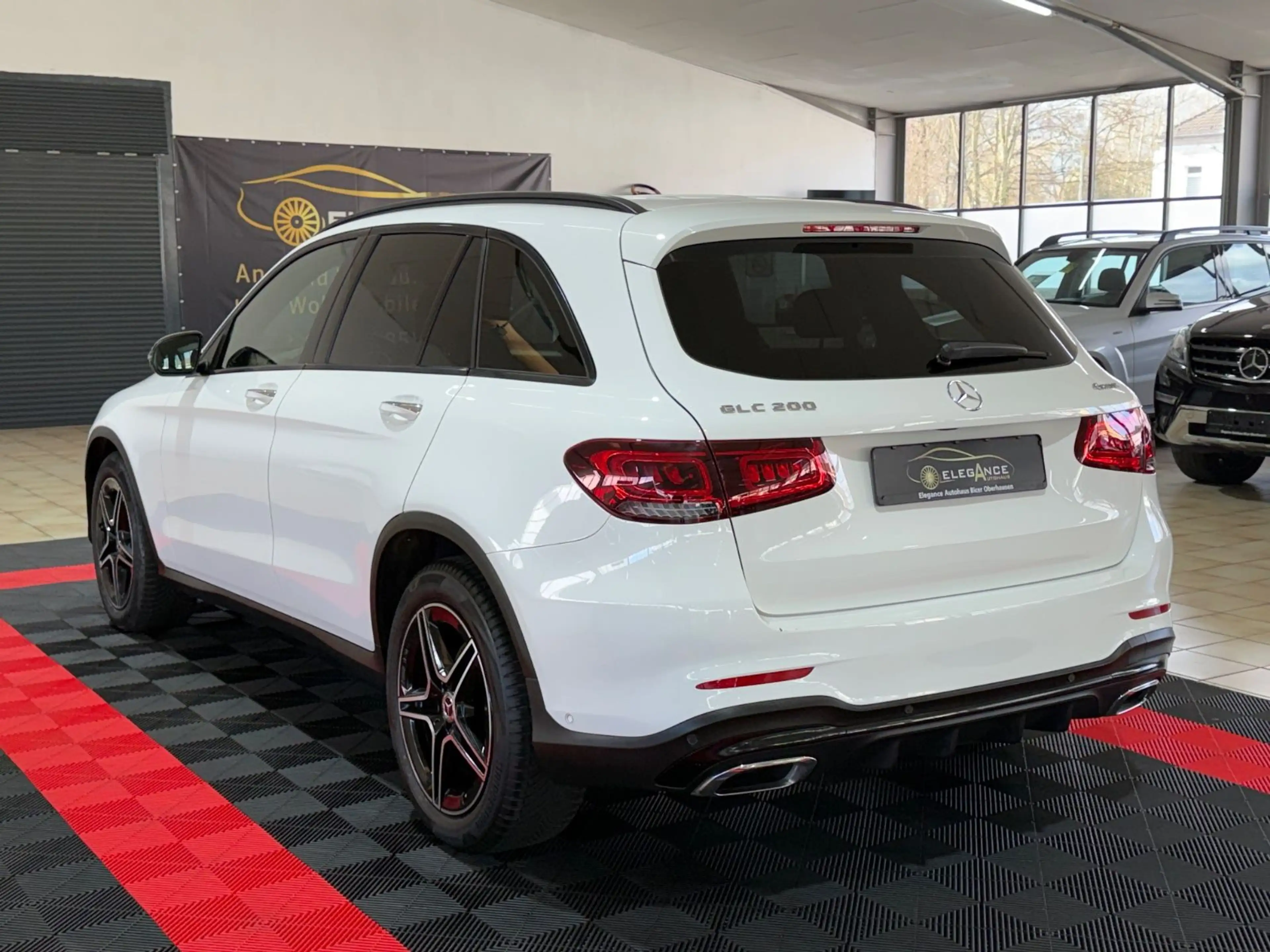 Mercedes-Benz GLC 200 4Matic*AMG-LINE*NIGHT-PAKET*KAMERA*AMBIE — photo 6