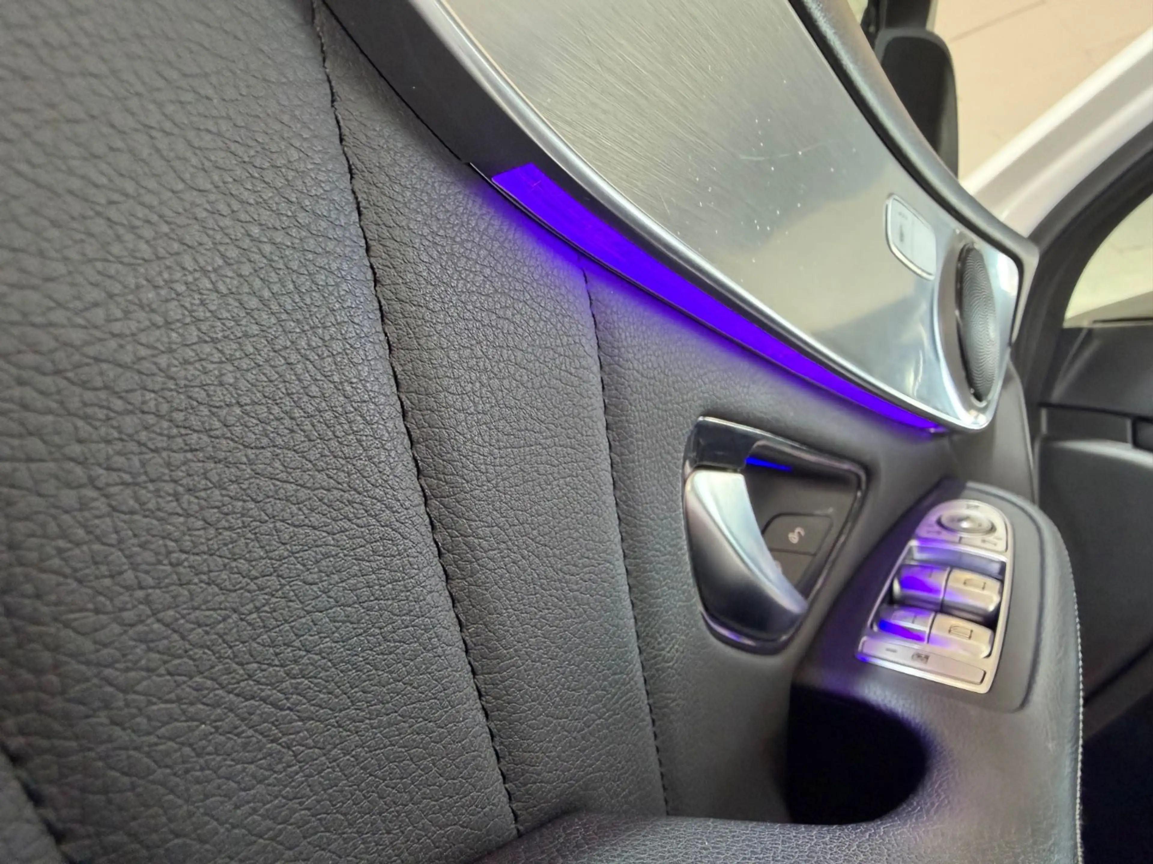 Mercedes-Benz GLC 200 4Matic*AMG-LINE*NIGHT-PAKET*KAMERA*AMBIE — photo 10