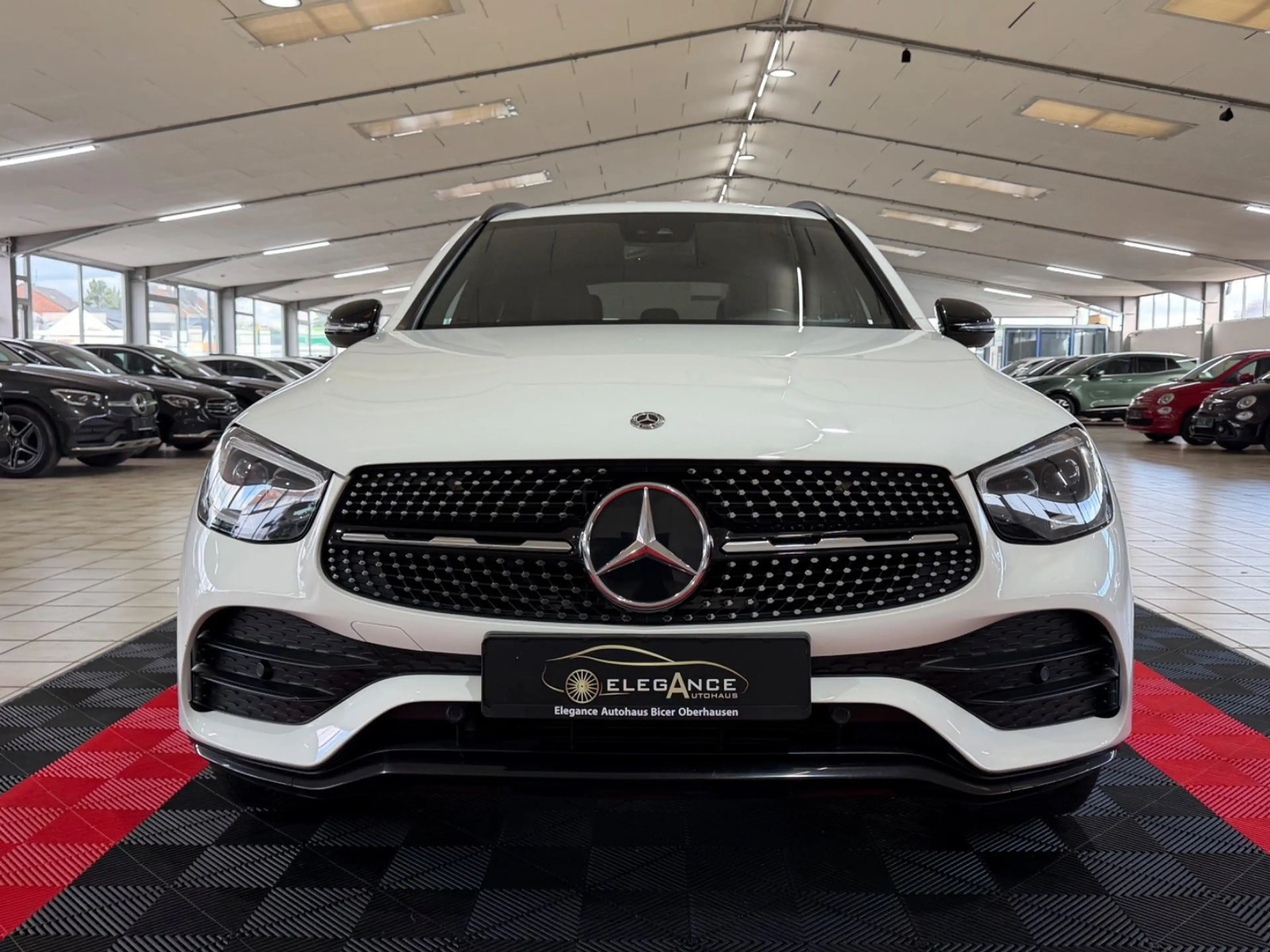 Mercedes-Benz GLC 200 4Matic*AMG-LINE*NIGHT-PAKET*KAMERA*AMBIE — photo 2