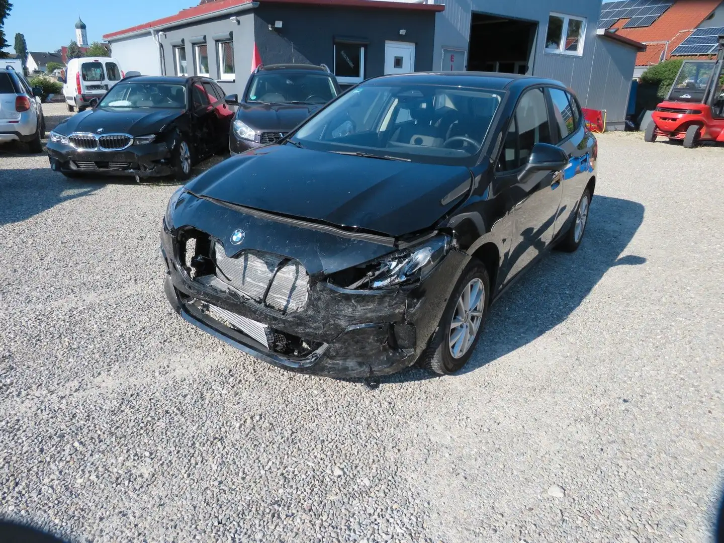 BMW 218 Baureihe 2 Active Tourer 218 i Schwarz - 1