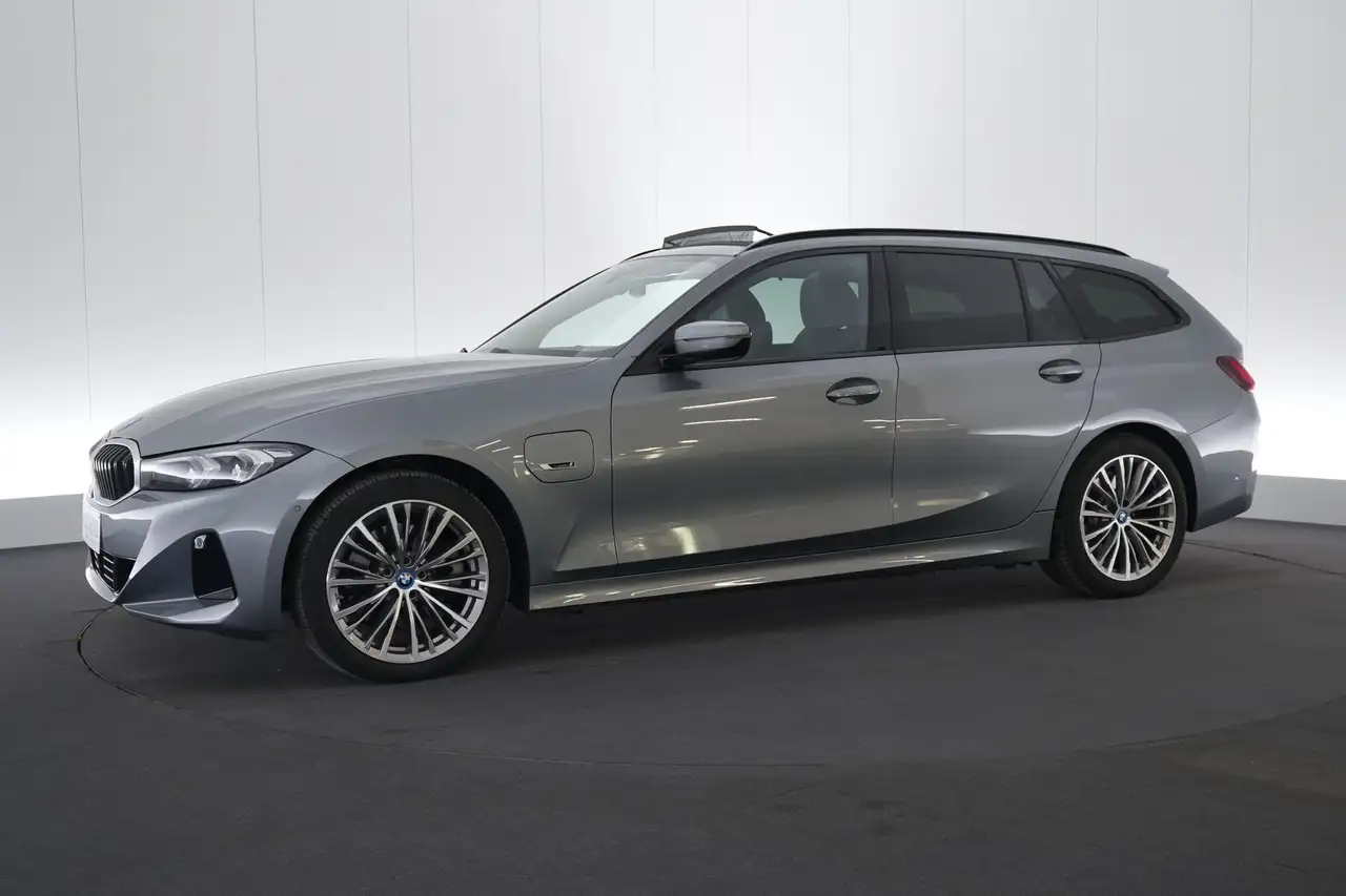 BMW 330 3 Touring 330e PHEV xDrive LEDER/CUIR LED GPS PDC, миниатюра 12