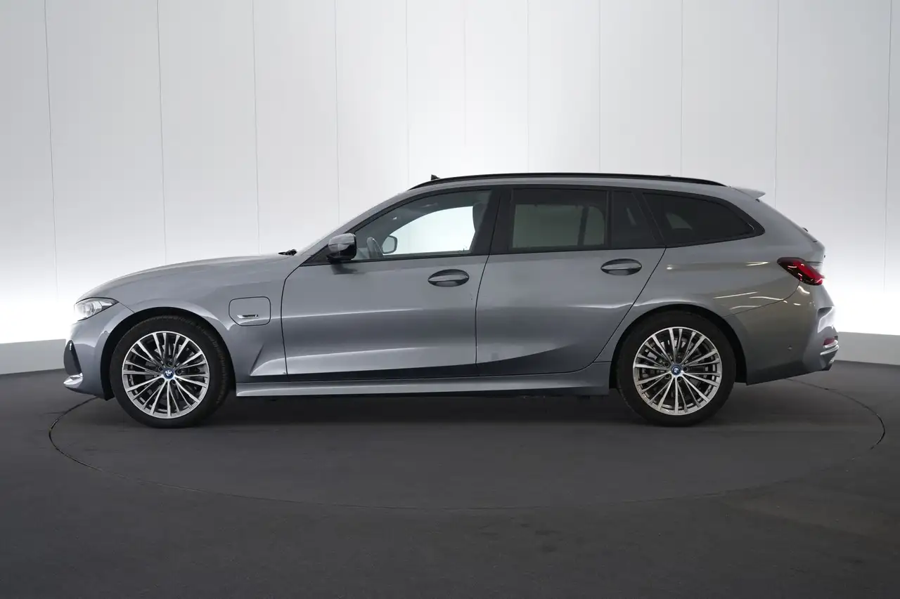 BMW 330 3 Touring 330e PHEV xDrive LEDER/CUIR LED GPS PDC, миниатюра 11