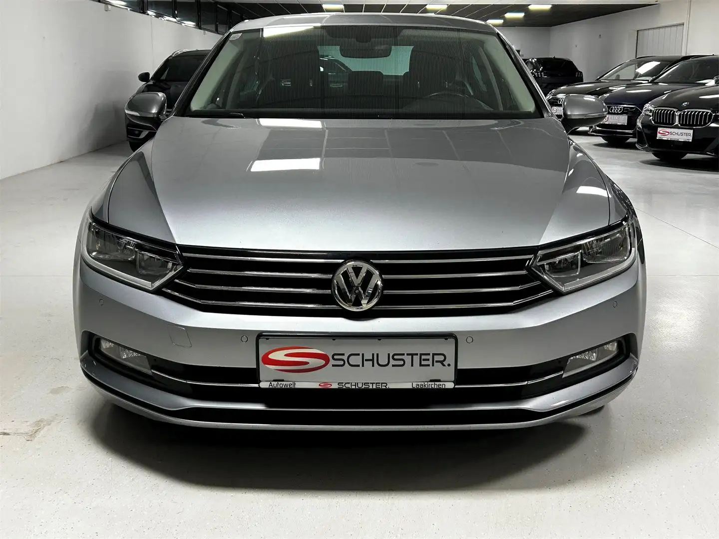 Volkswagen Passat Comfortline 2.0 TDI Silber - 2