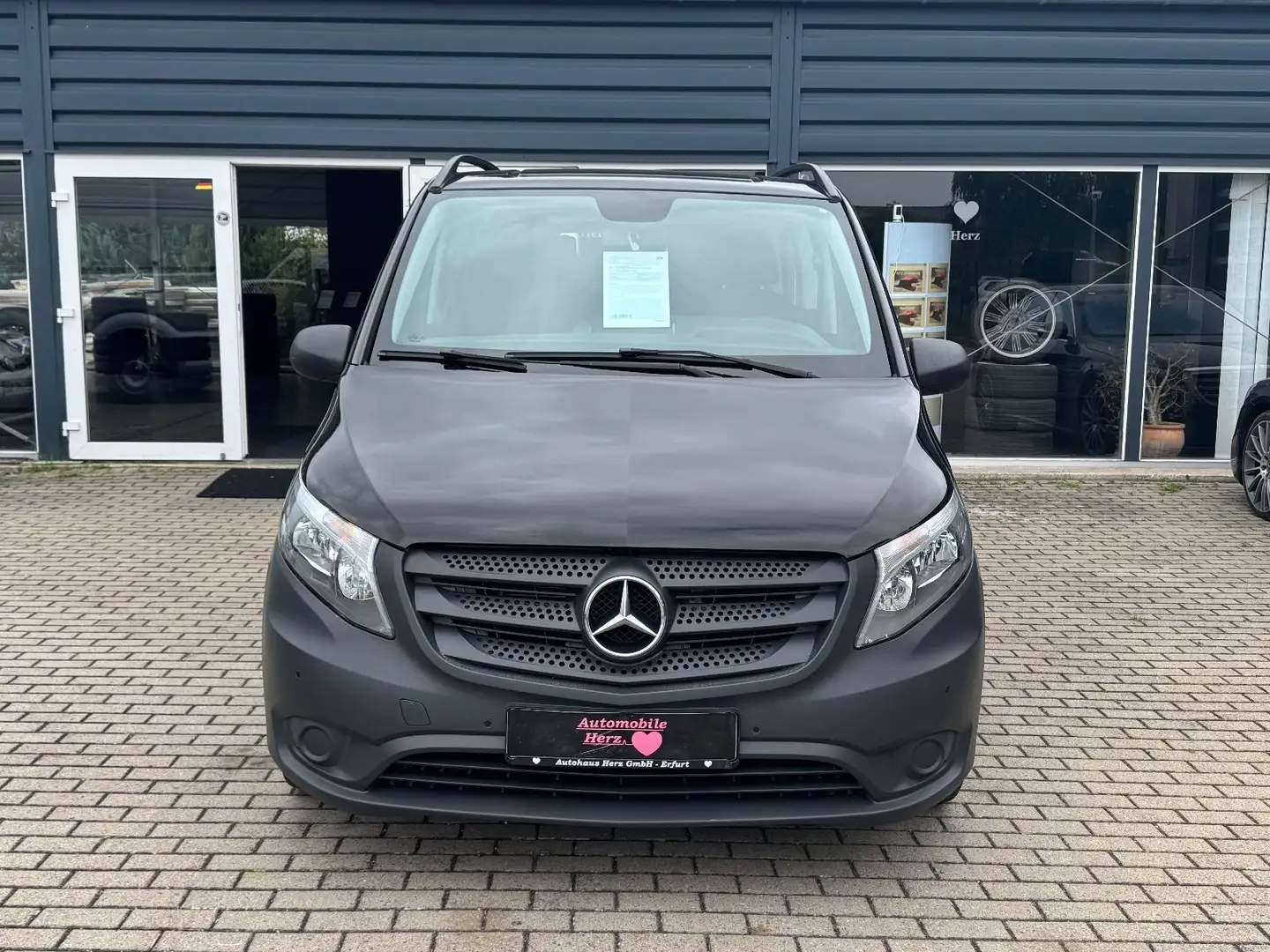 Mercedes-Benz Vito Tourer116 CDI Pro*LANG*9Sitzer*AHK Schwarz - 2