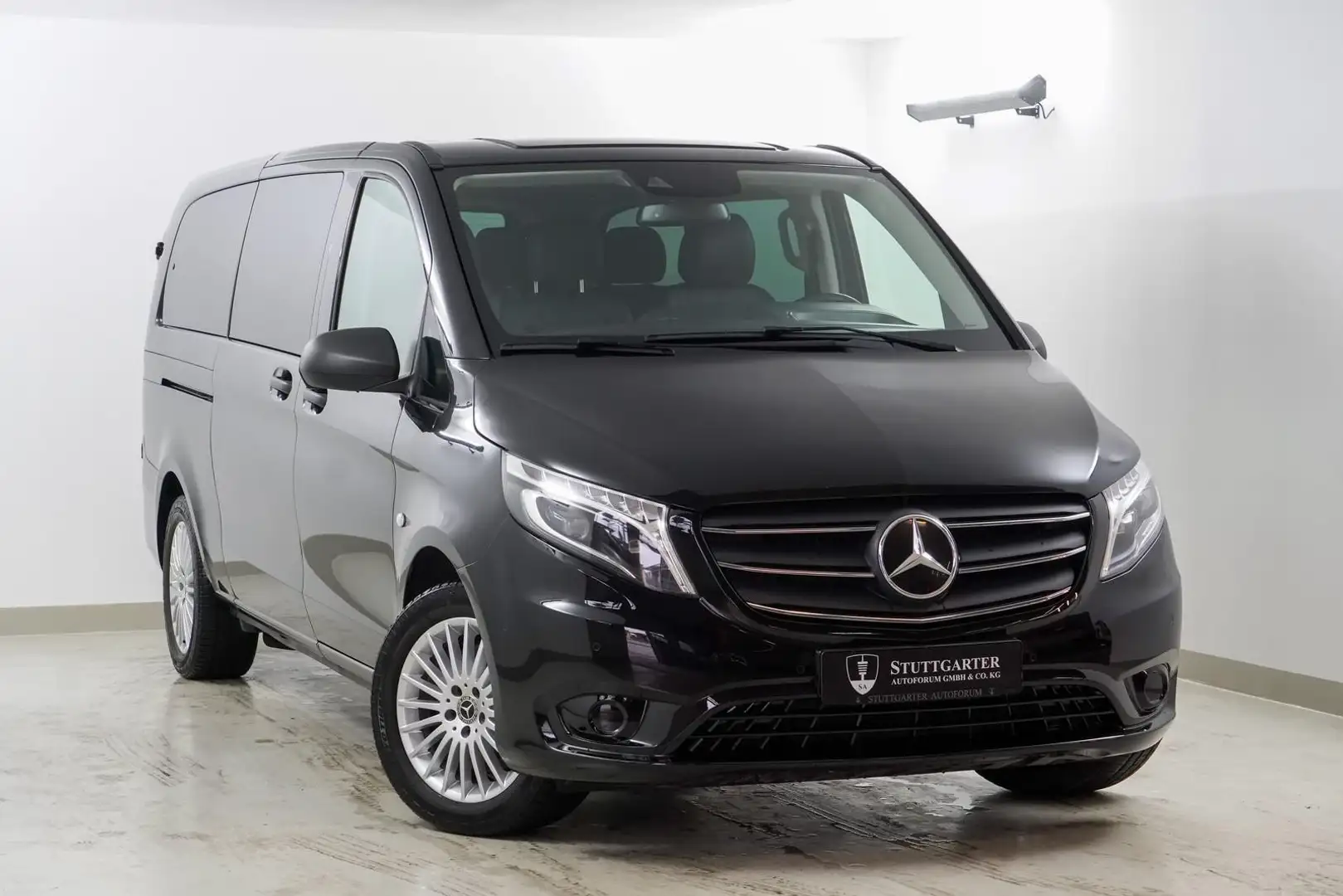 Mercedes-Benz Vito 124 CDI 4x4 extralang 9 Sitze Elekr.T Leder Schwarz - 1