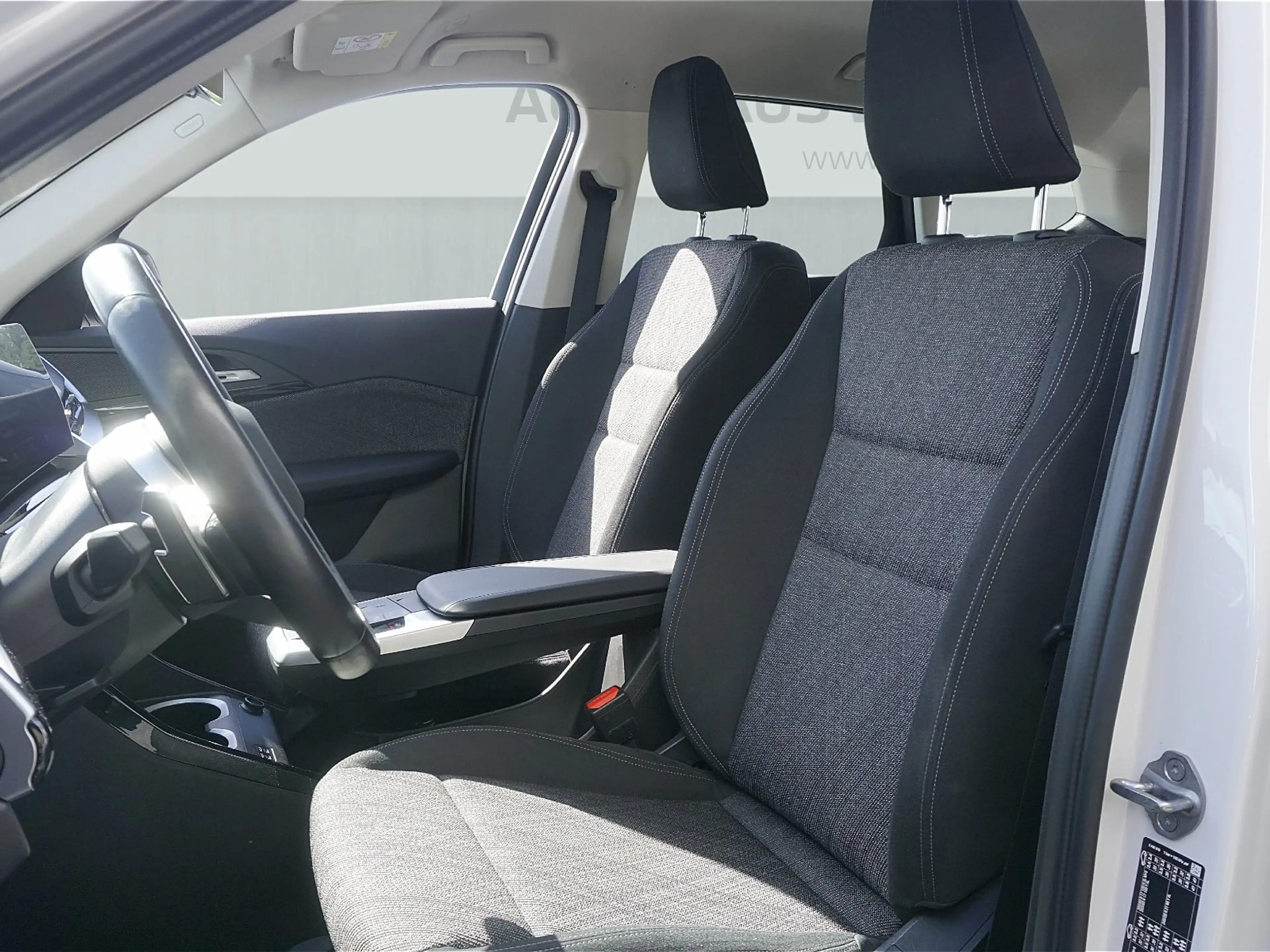 BMW X1 sDrive20i Advantage Head-Up+Navi+Kamera+Apple — photo 7
