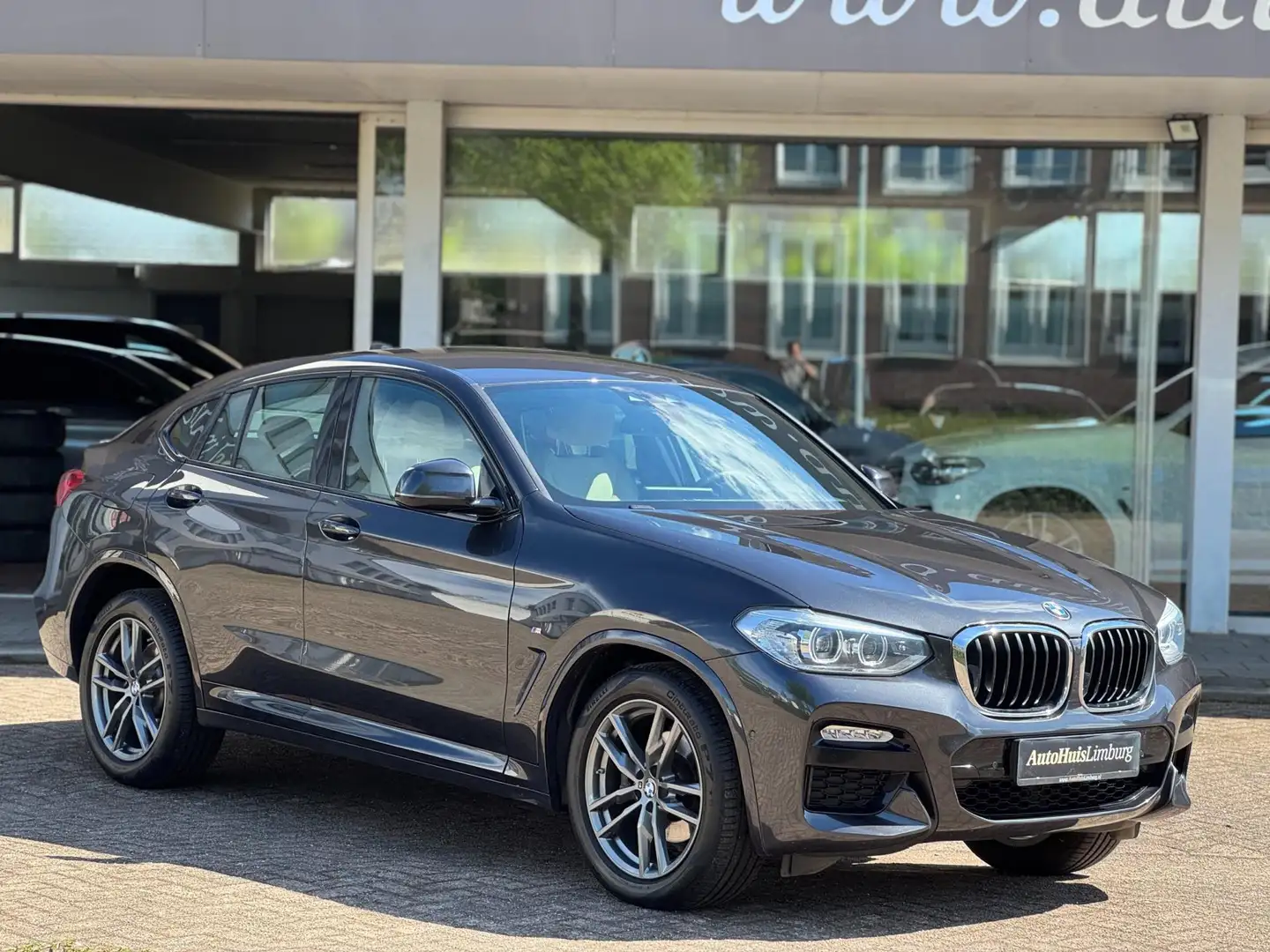 BMW X4 XDrive20i High Executive Edition|Camera|M Sport pa Grijs - 2