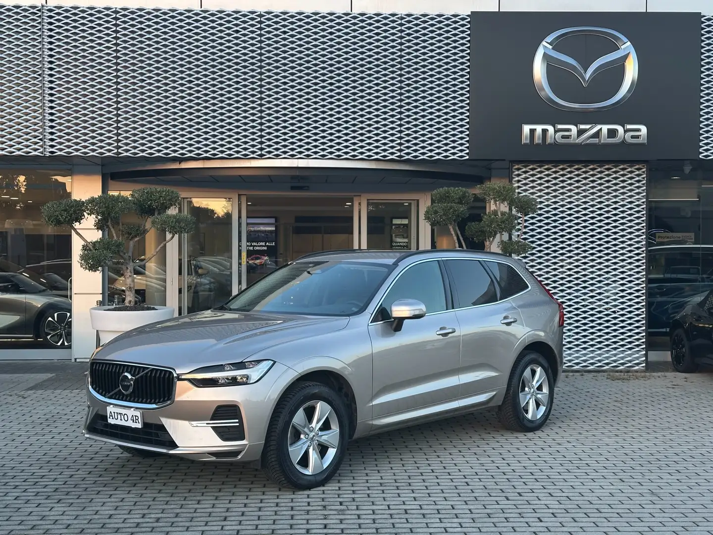 Volvo XC60 XC60 B4 (d) automatico Business Oro - 1