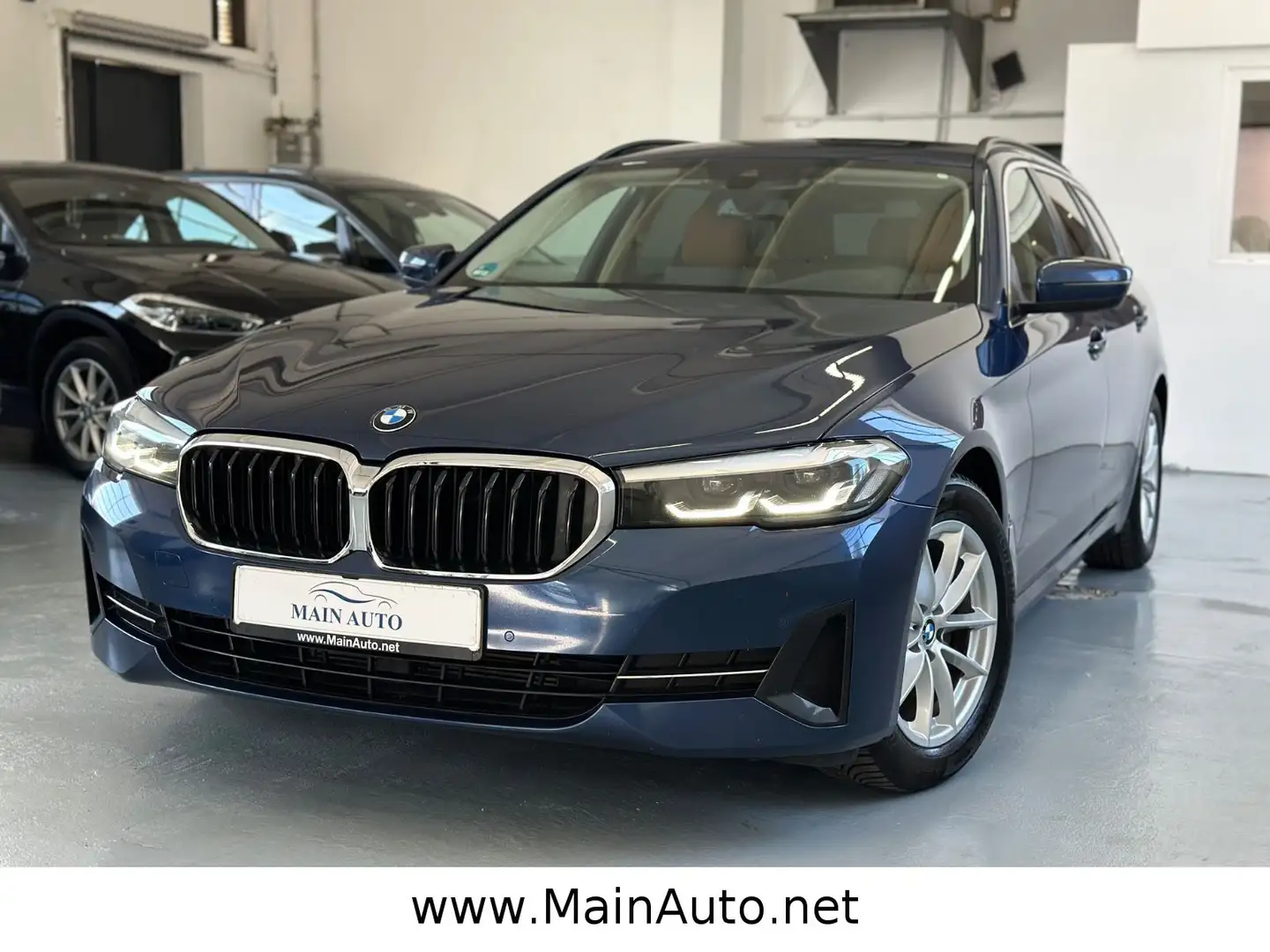 BMW 520 d FACELIFT/DigTacho/HUD/M-Lenkrad/SPUR/Leder Blau - 2