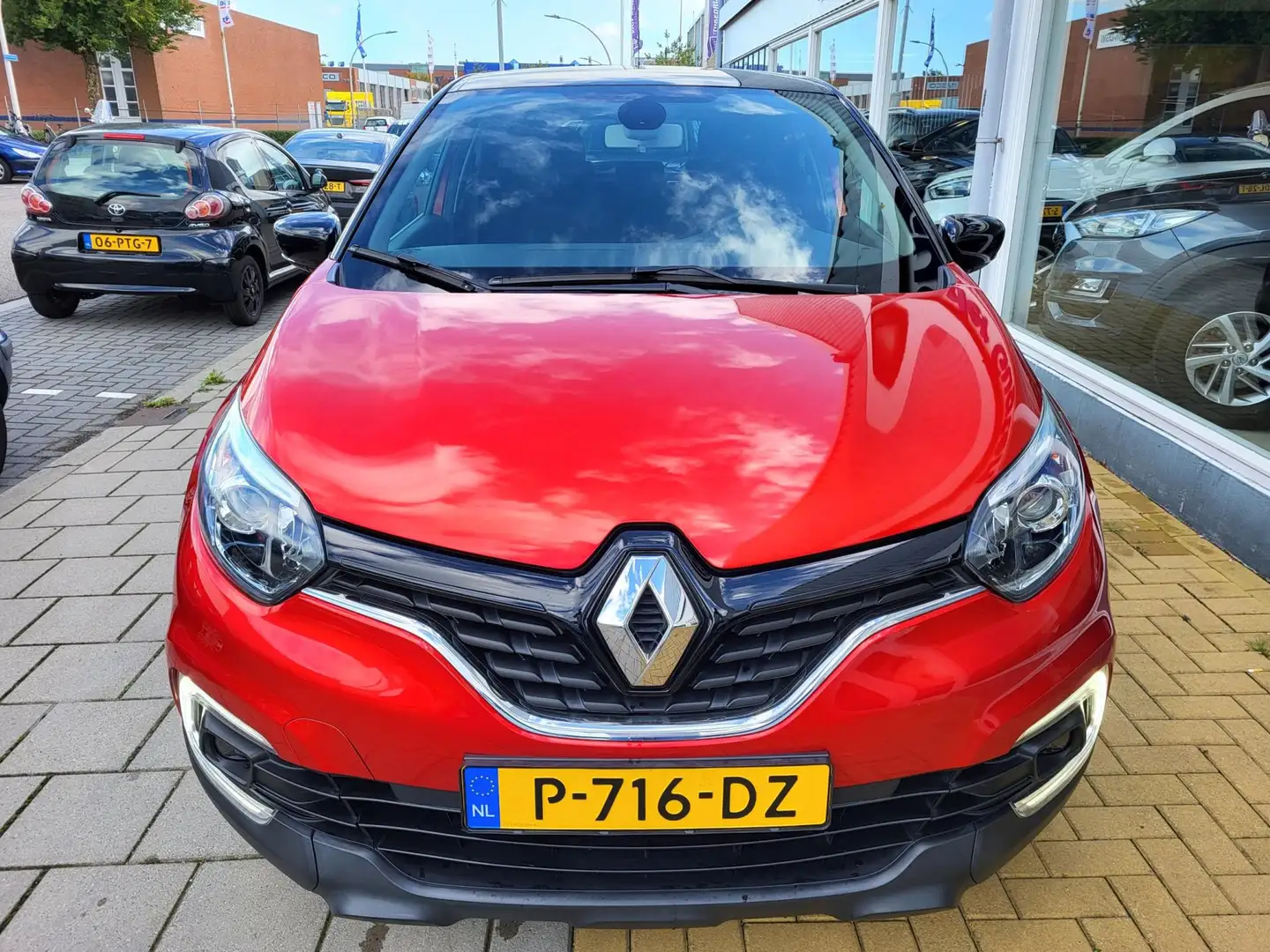 Renault Captur 0.9 TCe Life / Stoelverwarming / 52.000 / Trekhaak Rood - 2