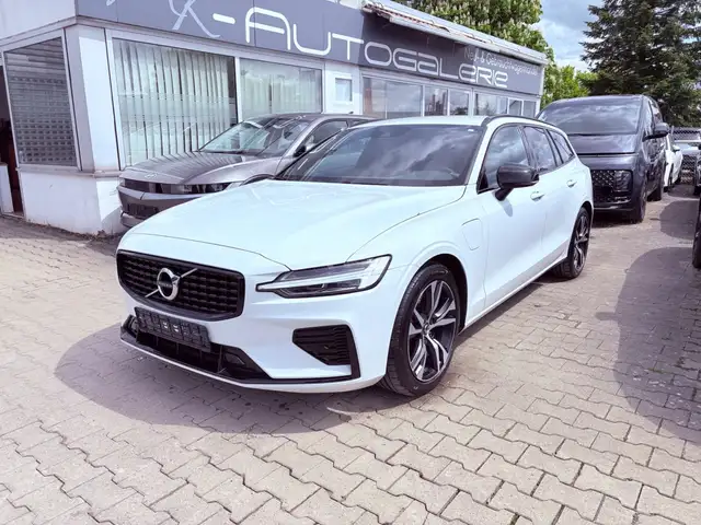 Volvo V60 R Design Recharge Plug In Hybrid AWD