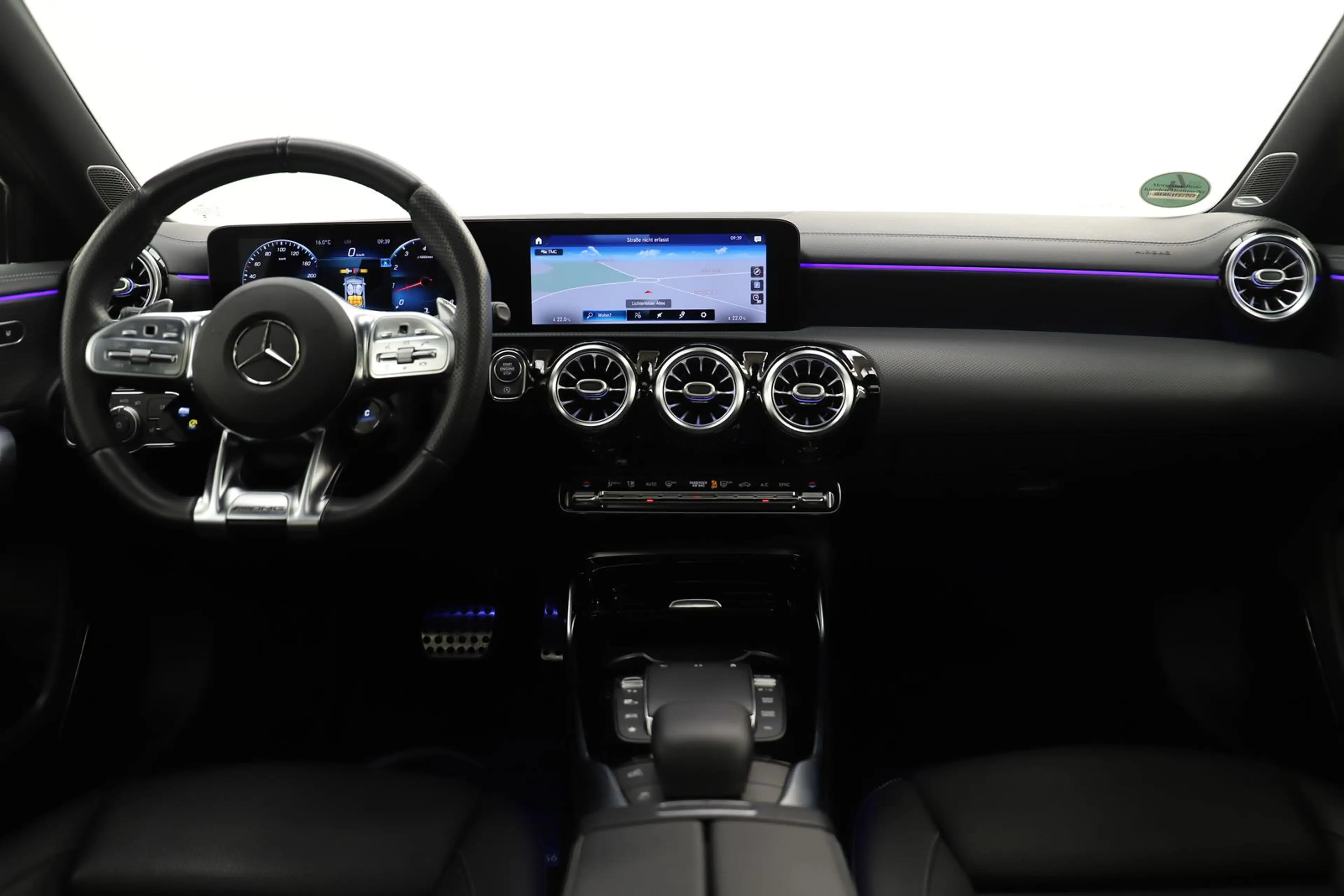 Mercedes-Benz A 35 AMG 306PS 7G 4Matic Burmester Pano HUD — photo 14