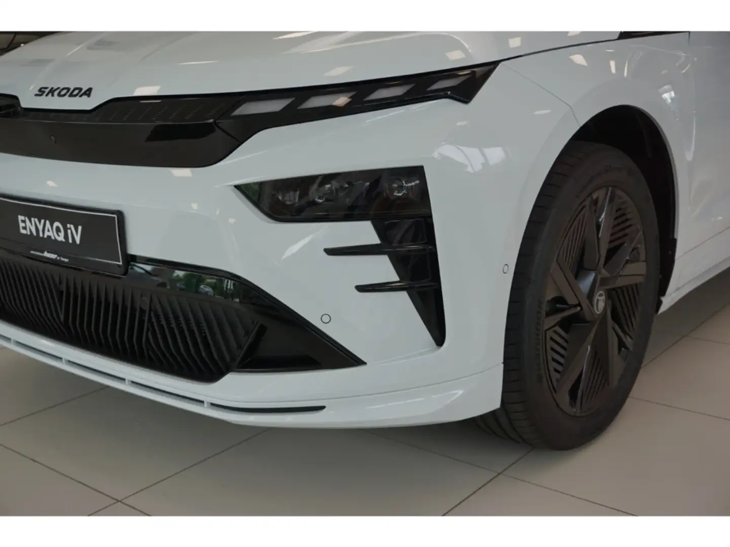 Skoda Enyaq 84 kWh RS 4x4 AHK Pano Maxx ACC Head Up Navi Matri Wit - 2