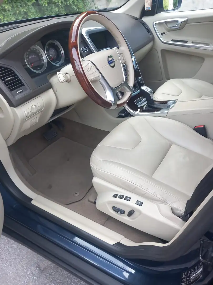 Volvo XC60 XC60 D5 AWD R-Design Geartronic R-Design Blau - 1