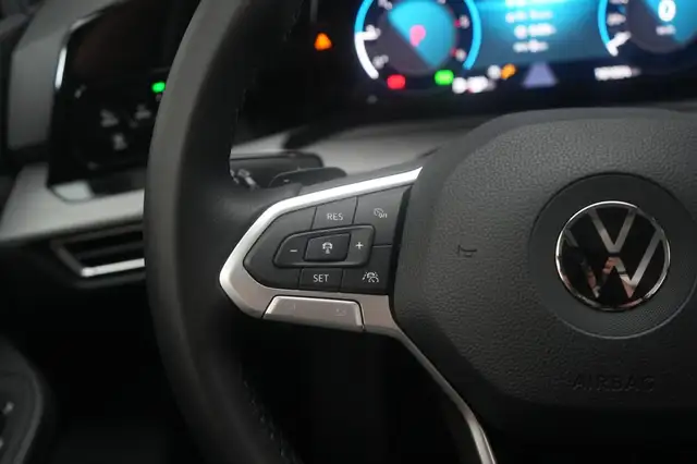 Volkswagen Golf view 19