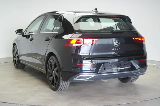 Volkswagen Golf view 4