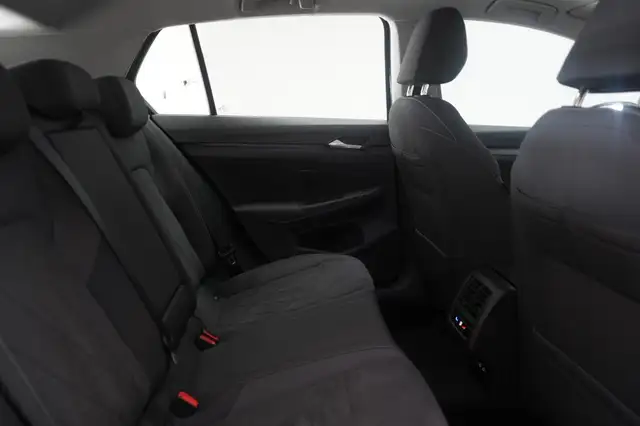 Volkswagen Golf view 9