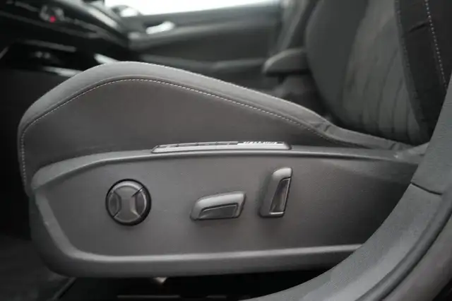 Volkswagen Golf view 28