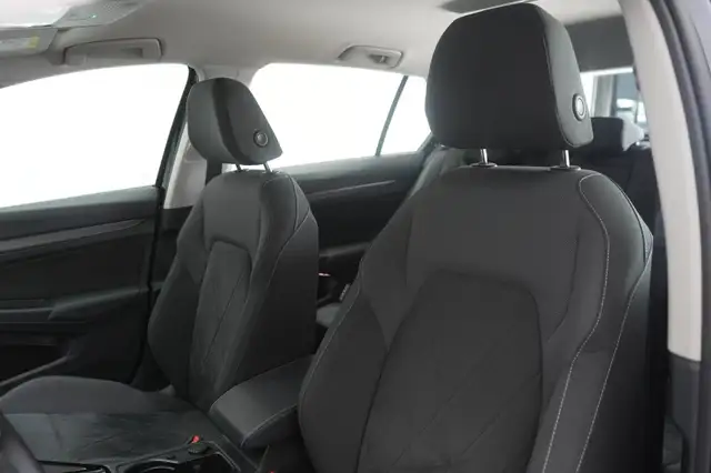 Volkswagen Golf view 11