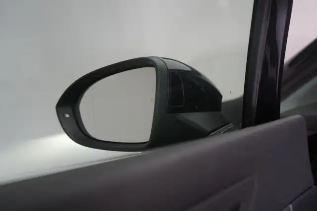 Volkswagen Golf view 30