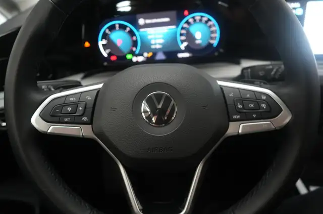 Volkswagen Golf view 21