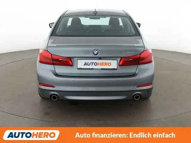 BMW 5 Series view 5