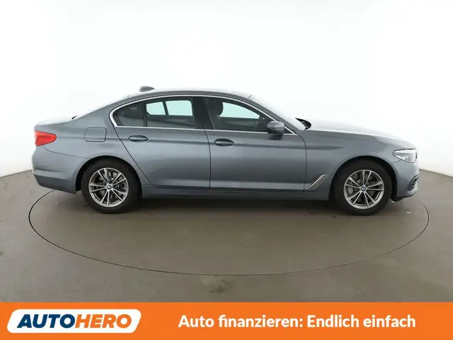 BMW 5 Series view 7